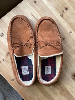 St. John's Bay Men's Suede Cozy Cabin Moccasin Slippers in Brown